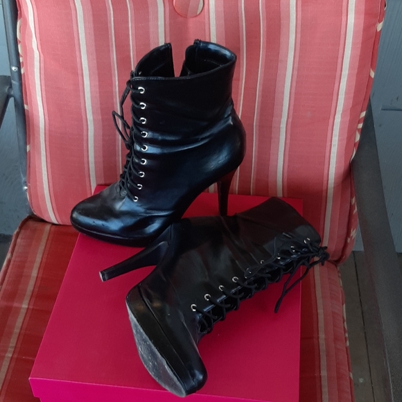 Boots - Picture 2 of 4